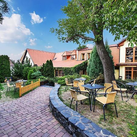 Skuteč Restaurace A Penzion U Palecku מראה חיצוני תמונה