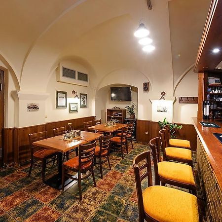 Skuteč Restaurace A Penzion U Palecku מראה חיצוני תמונה